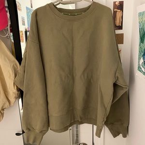 Aritzia crewneck